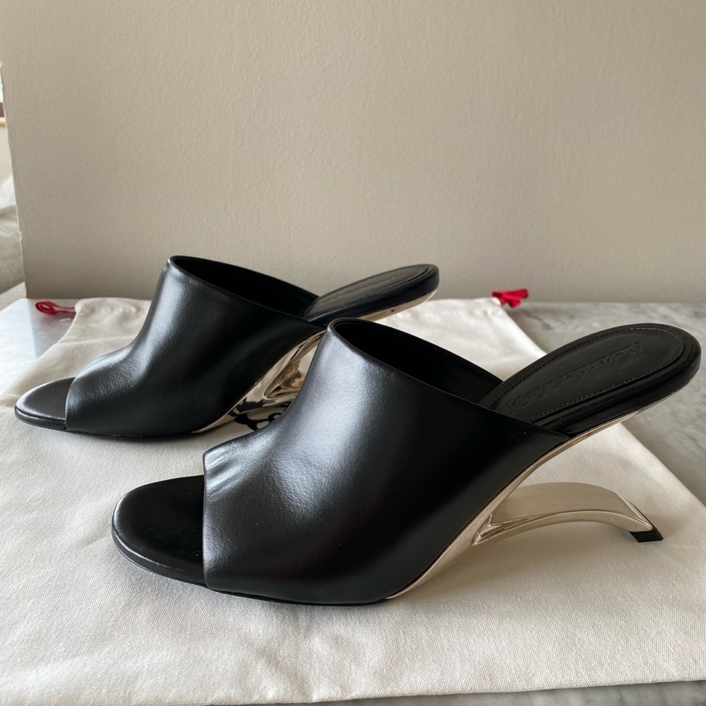 NIB Alexander McQueen Arc Slide Black Leather Mules with Silver Heel